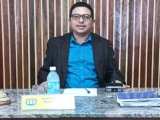 Vereador Argeo Correa cobra limpeza da Orla do Maçarico em Salinópolis