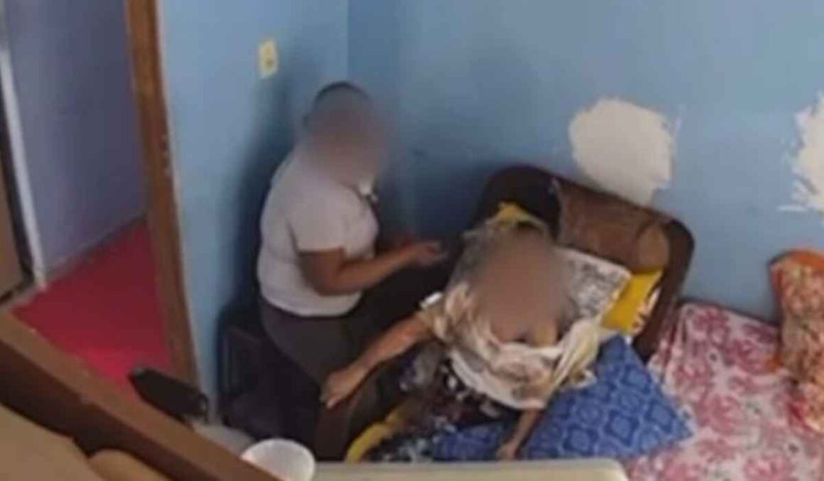 VÍDEO: Familiares instalam câmera e flagram cuidadora agredindo idosa