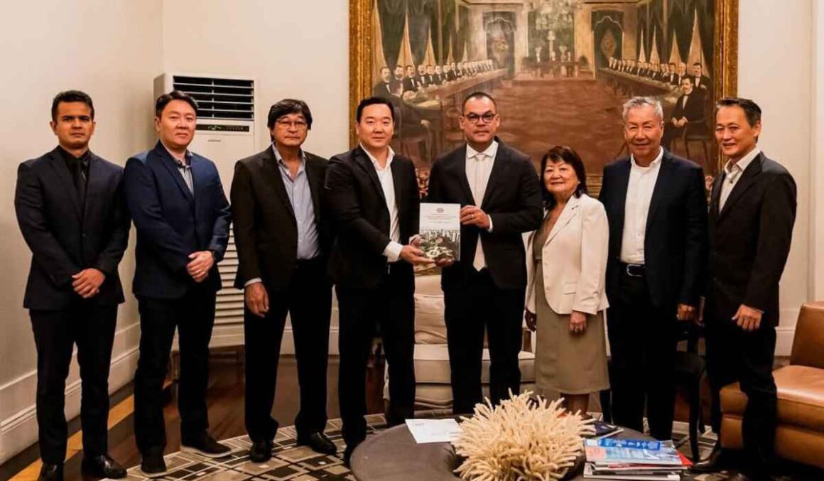 Deputado Lu Ogawa recebe Câmara Nipo-Brasileira para fortalecer parceria e cultura