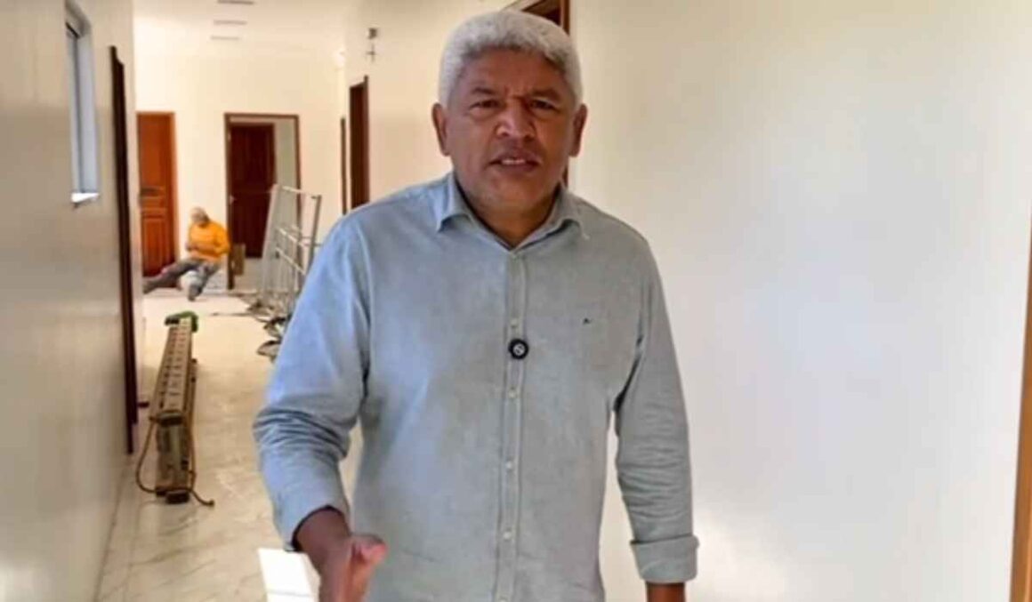 Brasil Novo: vereador Aurino Martins visita construção de nova sede do Conselho Tutelar