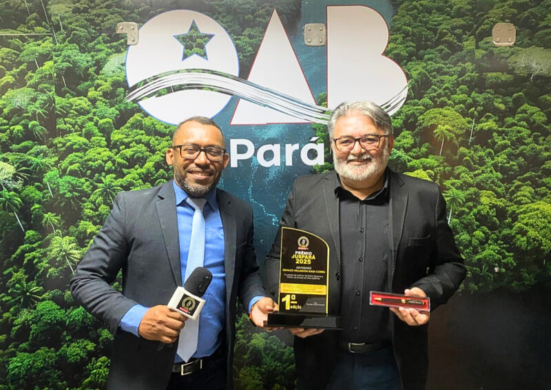 Agnaldo Corrêa, ouvidor da OAB-PA, recebe troféu da 1ª Edição do Prêmio JusPará