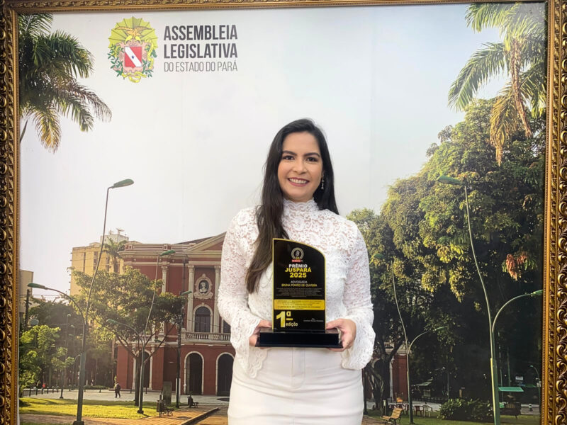  Advogada Bruna Pontes recebe troféu da 1ª Edição do Prêmio JusPará, da TN Brasil TV