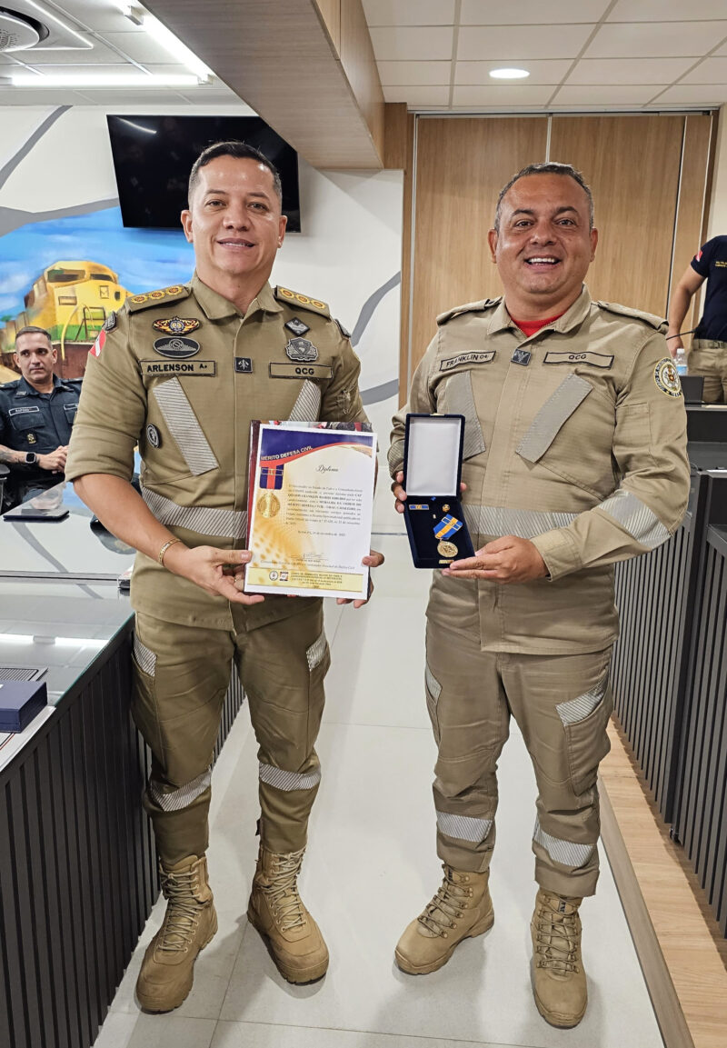 Capitão BM Frank é condecorado com Medalha da Ordem do Mérito Defesa Civil