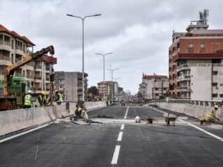Empresa chinesa ajuda a aliviar congestionamento na capital da Guiné com trevo de três níveis