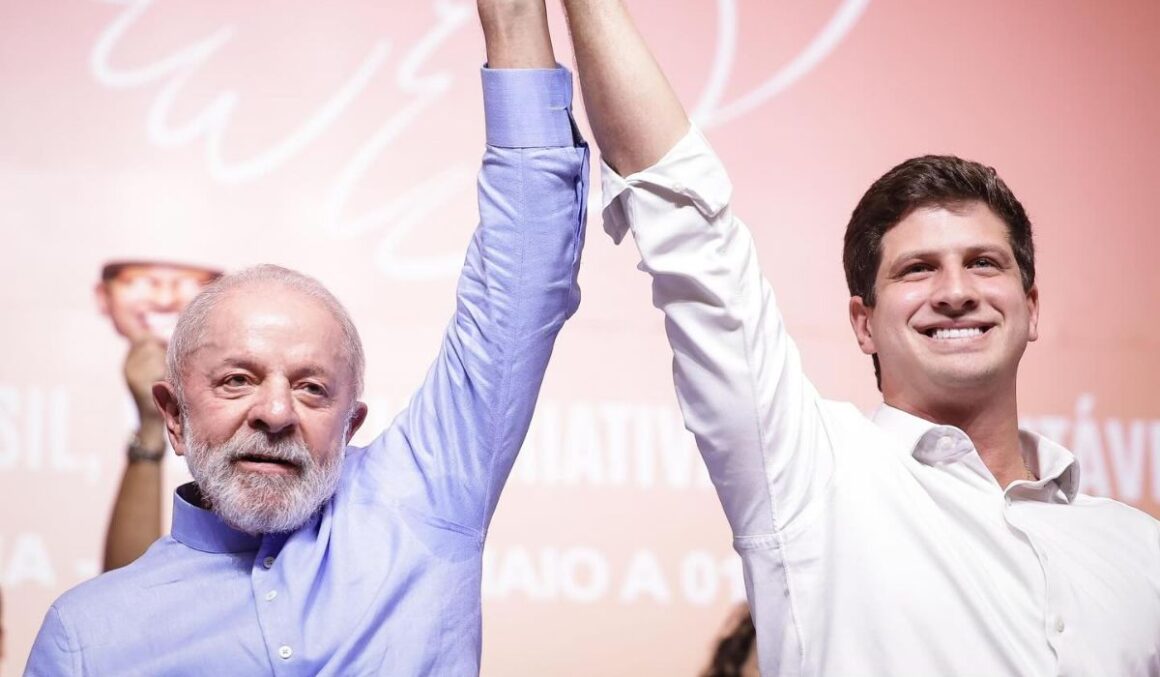 Com Lula, o PSB oficializa João Campos Presidente Nacional
