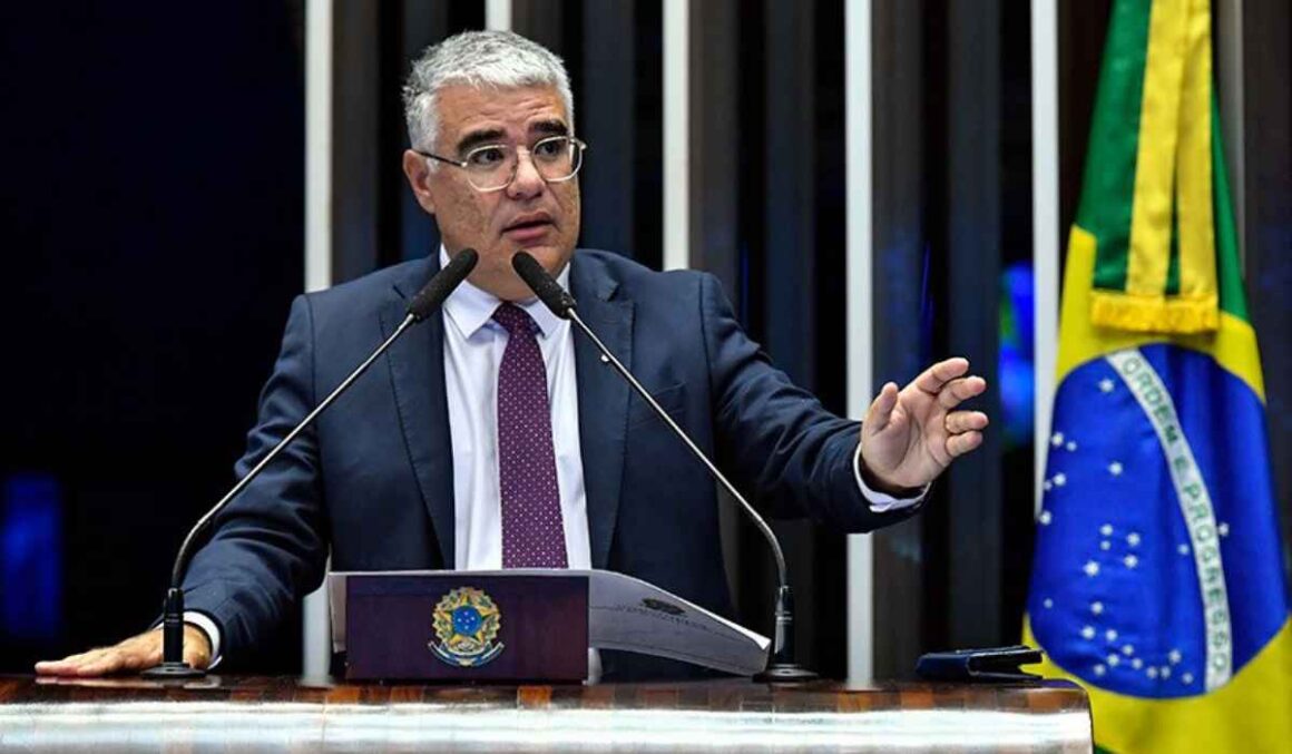Senadores brasileiros vão aos EUA visitar fugitivas do 8/1 presas por imigração ilegal
