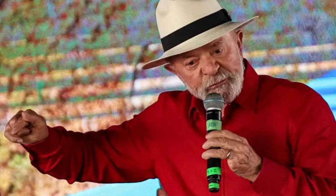 Lula: 'Se estiver bonitão do jeito que estou, extrema direita não volta'