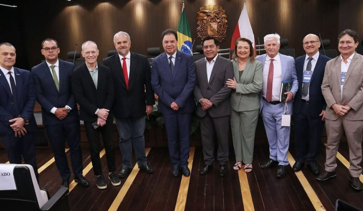 Chicão parabeniza a Deputada Maria do Carmo pela realização do Encontro Nacional de Comissões de Meio Ambiente dos Legislativos Estaduais