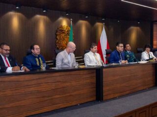 Sessão Solene celebra os 77 anos da Sociedade Bíblica do Brasil