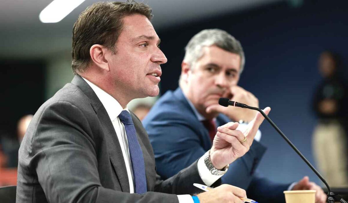 Ramagem diz que arquivos sobre urnas eram “opiniões pessoais”, não um plano de ataque