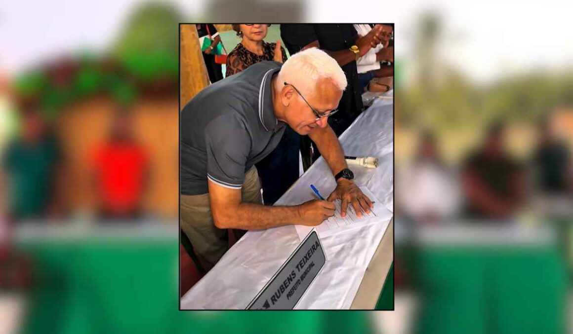 Moju: Prefeito Rubens Teixeira assina 'OS' para reforma de posto de saúde e construção de pontes