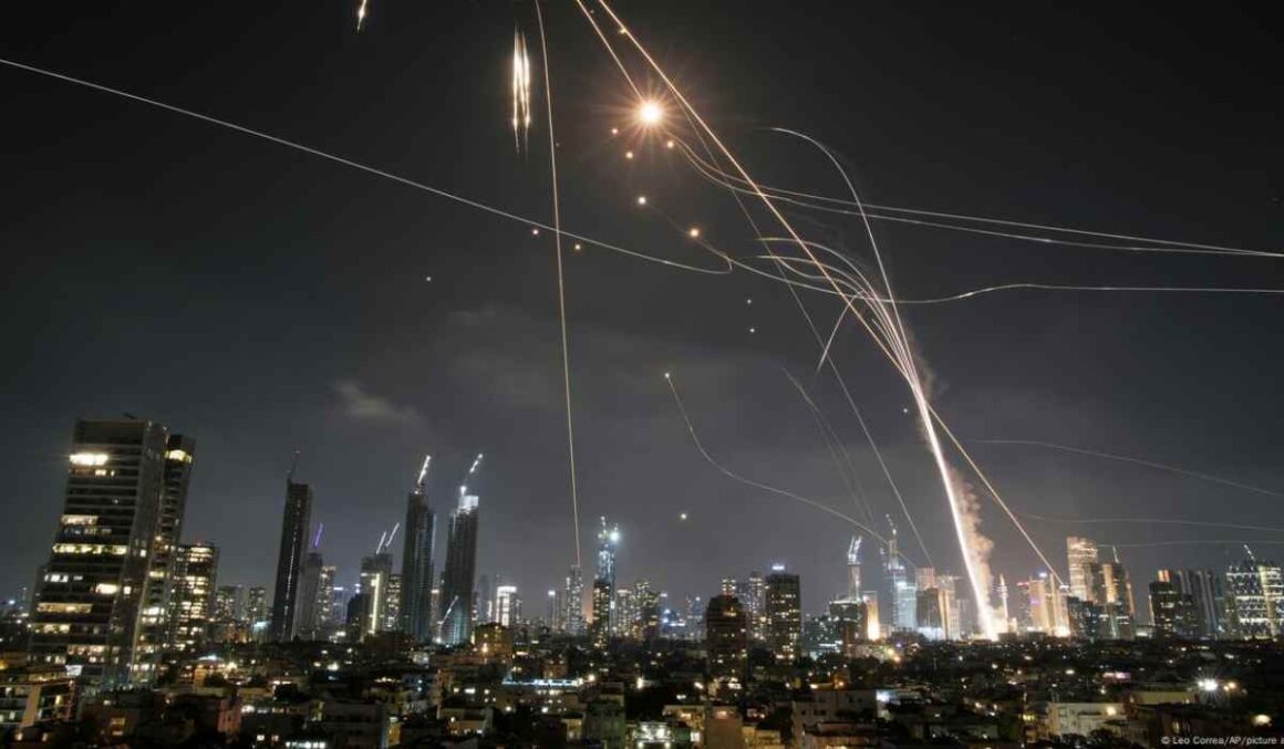 Escolta de brasileiros em Israel à Jordânia está prevista para esta segunda (16)