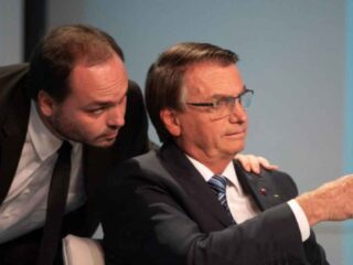 Bolsonaro pretende lançar Carlos a senador por Santa Catarina