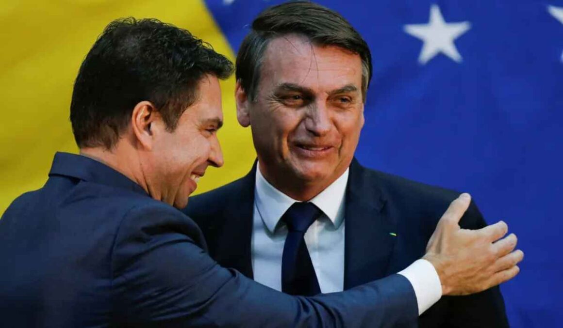 Jair Bolsonaro e Alexandre Ramagem são indiciados pela PF em inquérito da ABIN paralela