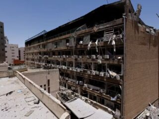 Israel e Irã trocam ataques; hospital é atingido e cresce temor de escalada nuclear