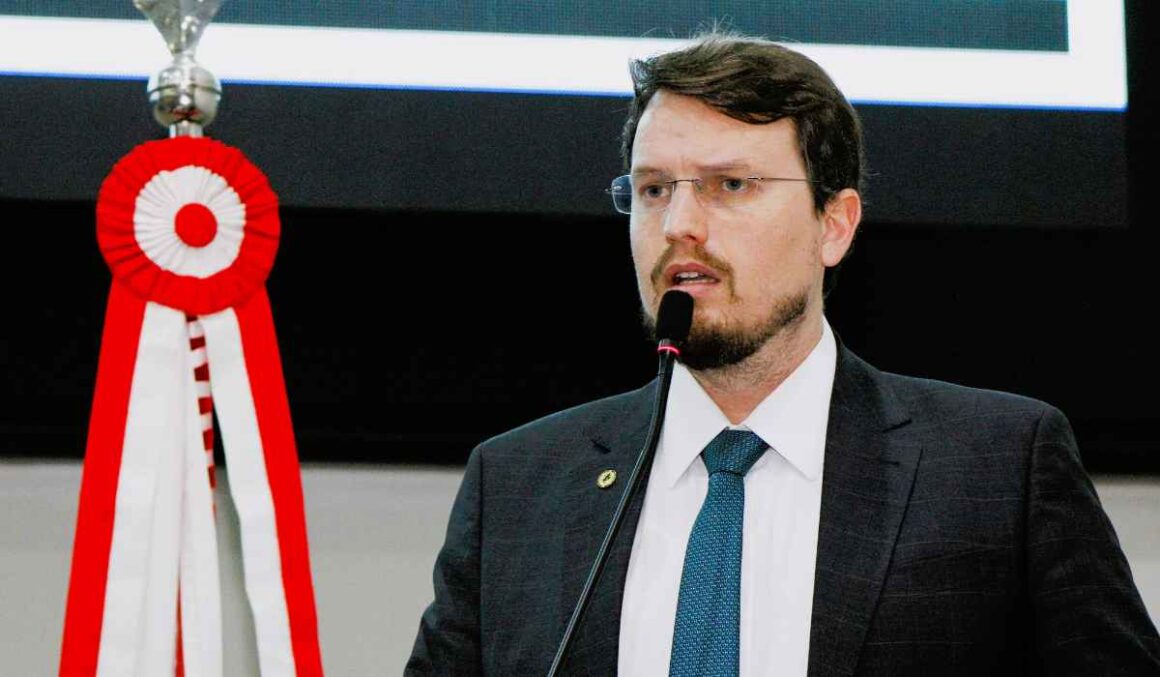 PL de Dirceu Ten Caten garante transporte gratuito para veículos de saúde em travessias aquaviárias
