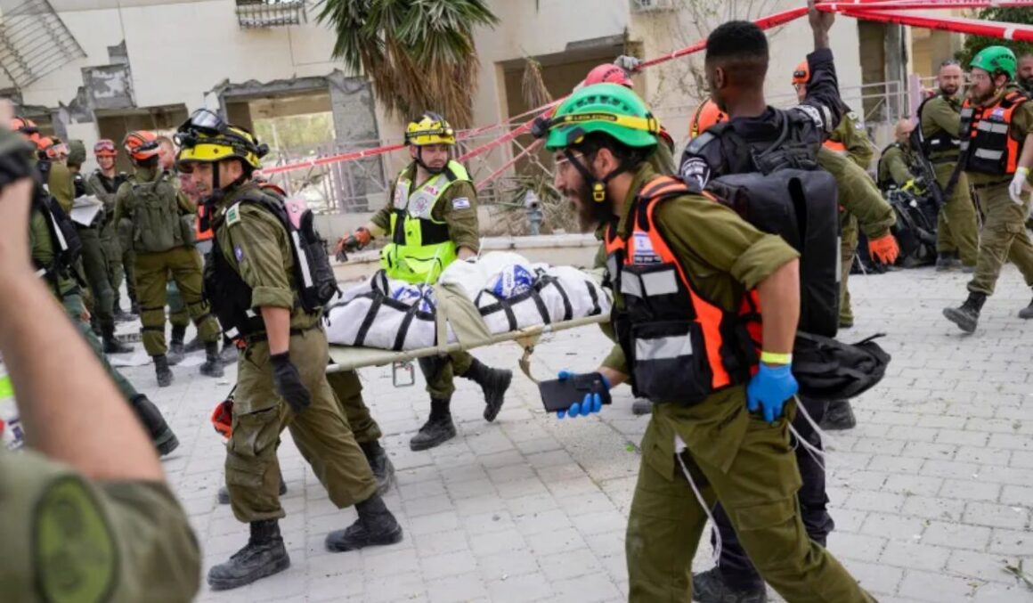 Israel e Irã firmam cessar-fogo após 12 dias de confrontos intensos