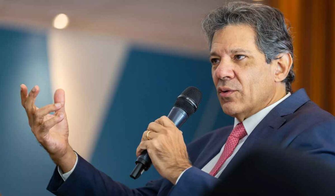 'Decreto do IOF combate evasão de impostos dos mais ricos', afirma Haddad