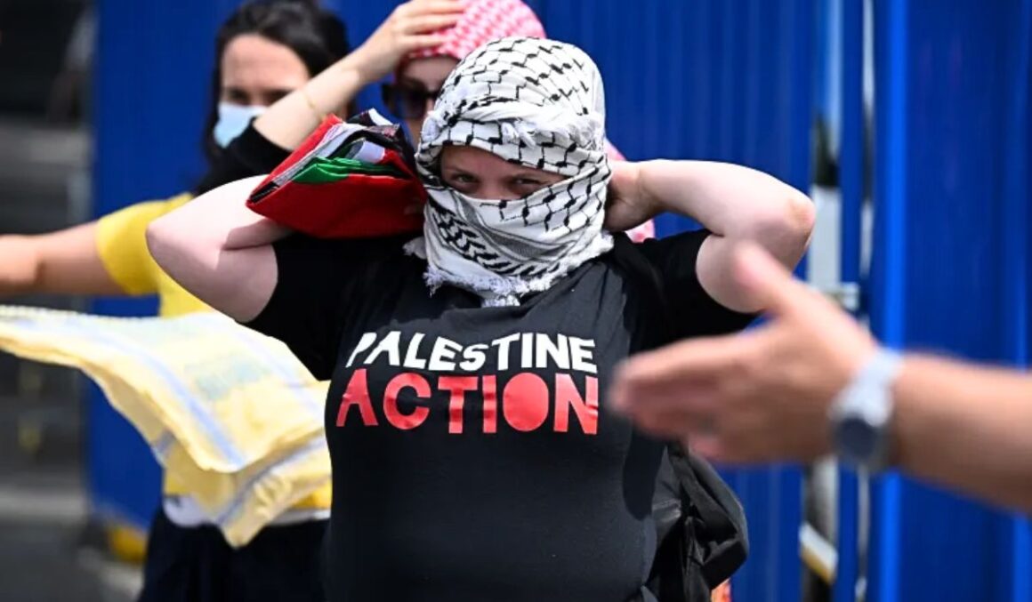 Reino Unido tenta proibir grupo pró-palestino Palestine Action sob leis antiterrorismo