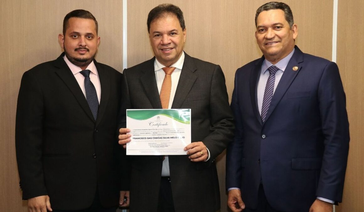 Deputado Chicão recebe título de cidadão xinguense