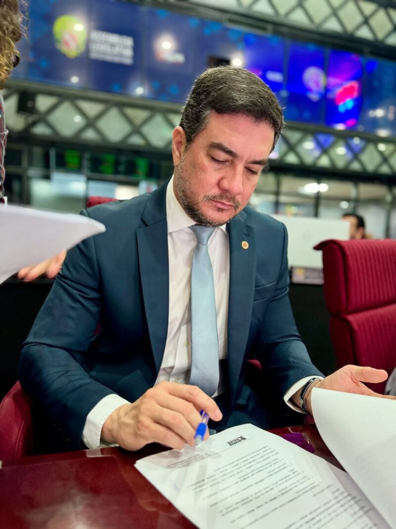 Ronie Silva: "Cada assinatura é um passo firme na construção de um Pará mais justo"