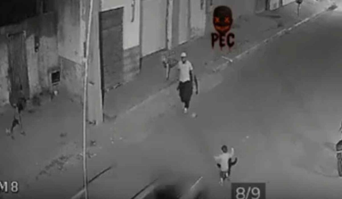 IMAGENS FORTES: bebê de um ano morre após ser atropelado enquanto brincava com a família
