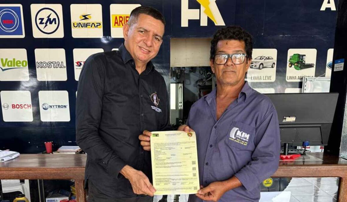 Gouvea Topografia entrega Título Definitivo para Kim Auto Elétrica, em Tailândia