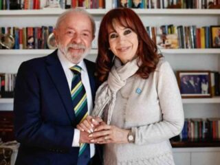 Em prisão domiciliar, Cristina Kirchner recebe visita de Lula na Argentina