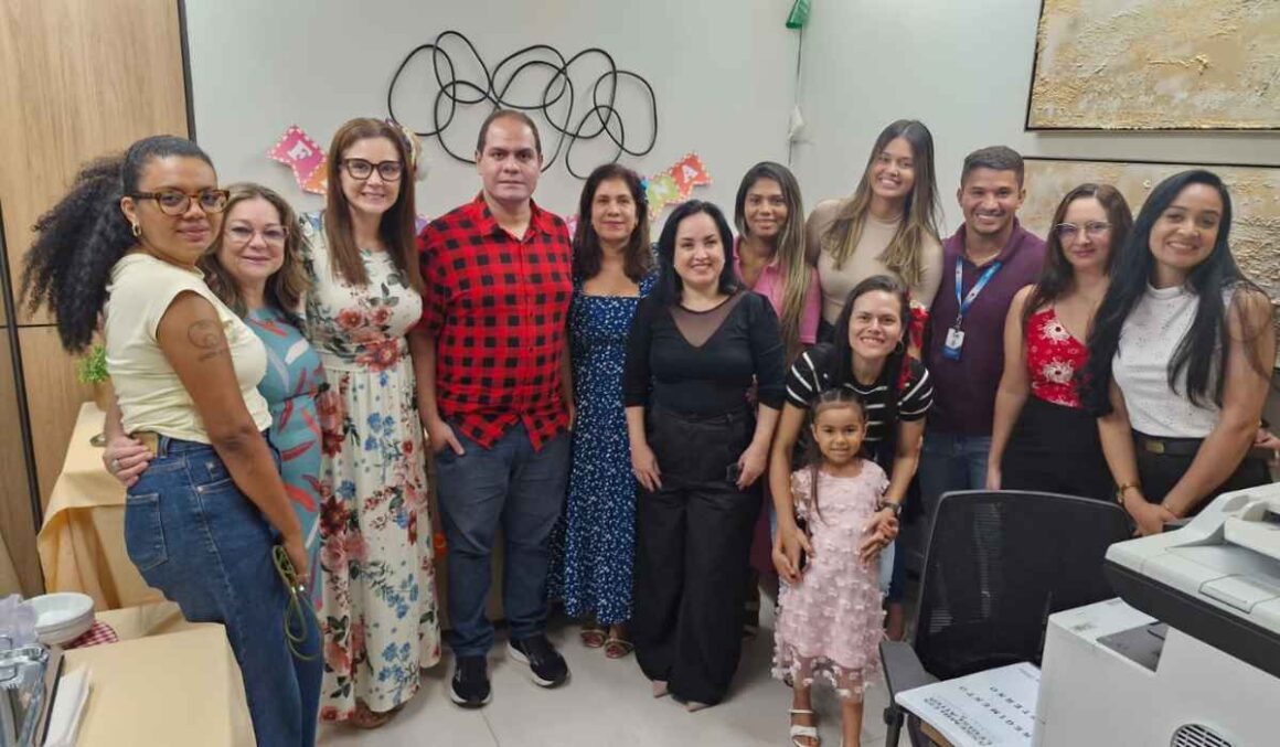 Profissional exemplar, Cleide Matos festeja aniversário ao lado de colegas na Alepa