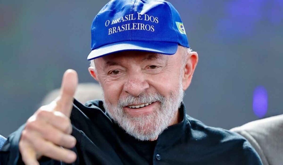 Lula chama Bolsonaro de 'coisa covarde': 'É preciso criar vergonha na cara'