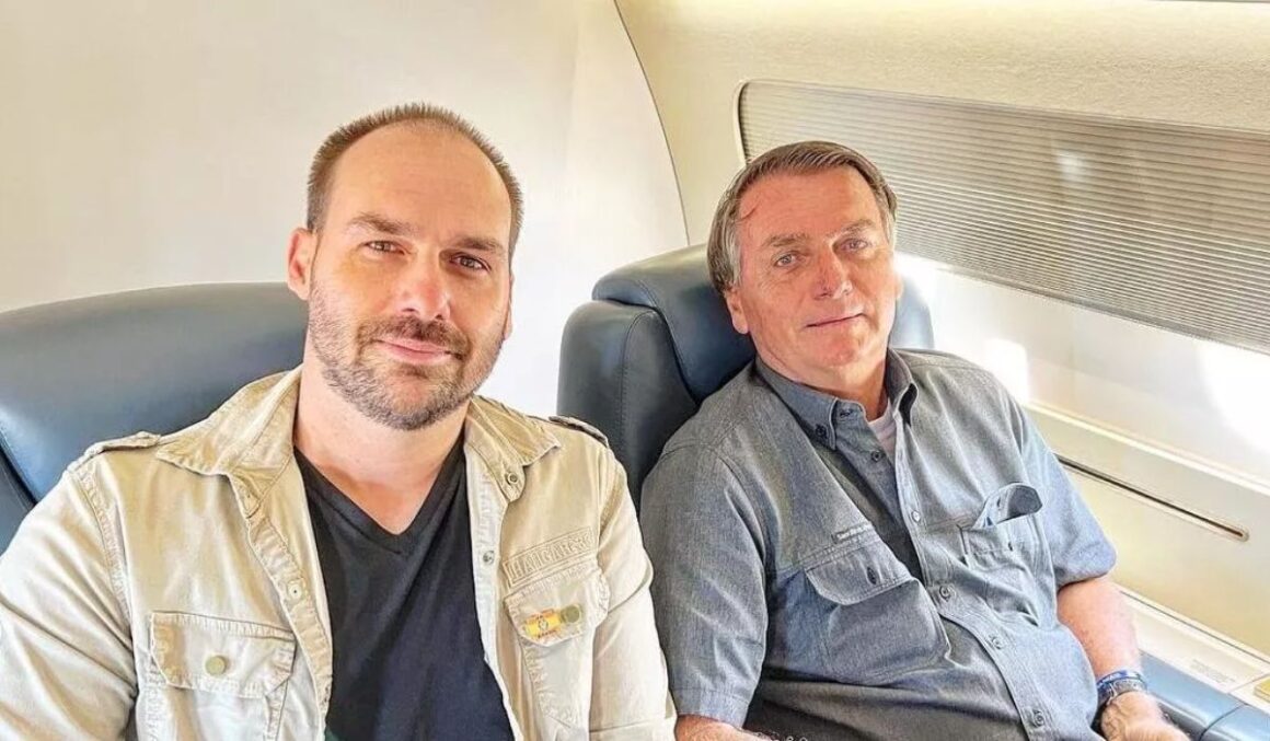 Moraes proíbe Bolsonaro de falar com Eduardo