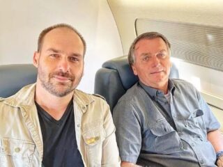 Moraes proíbe Bolsonaro de falar com Eduardo