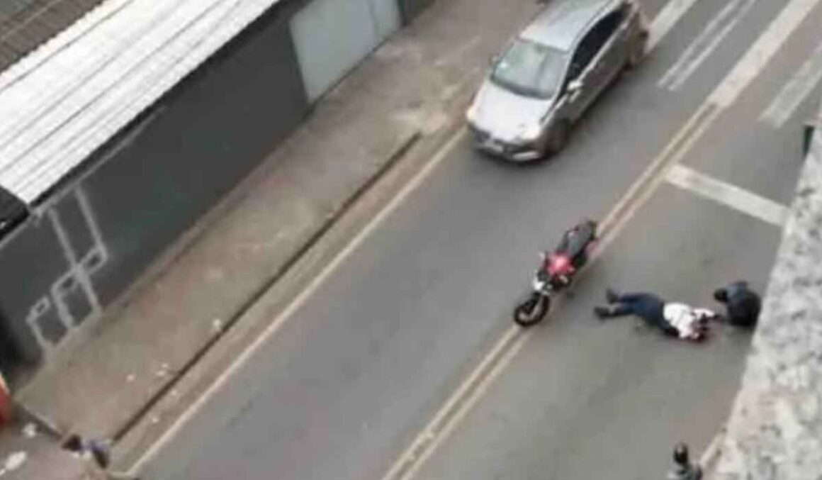 VÍDEO: pai parte para cima de motociclista após filho ser atropelado na faixa