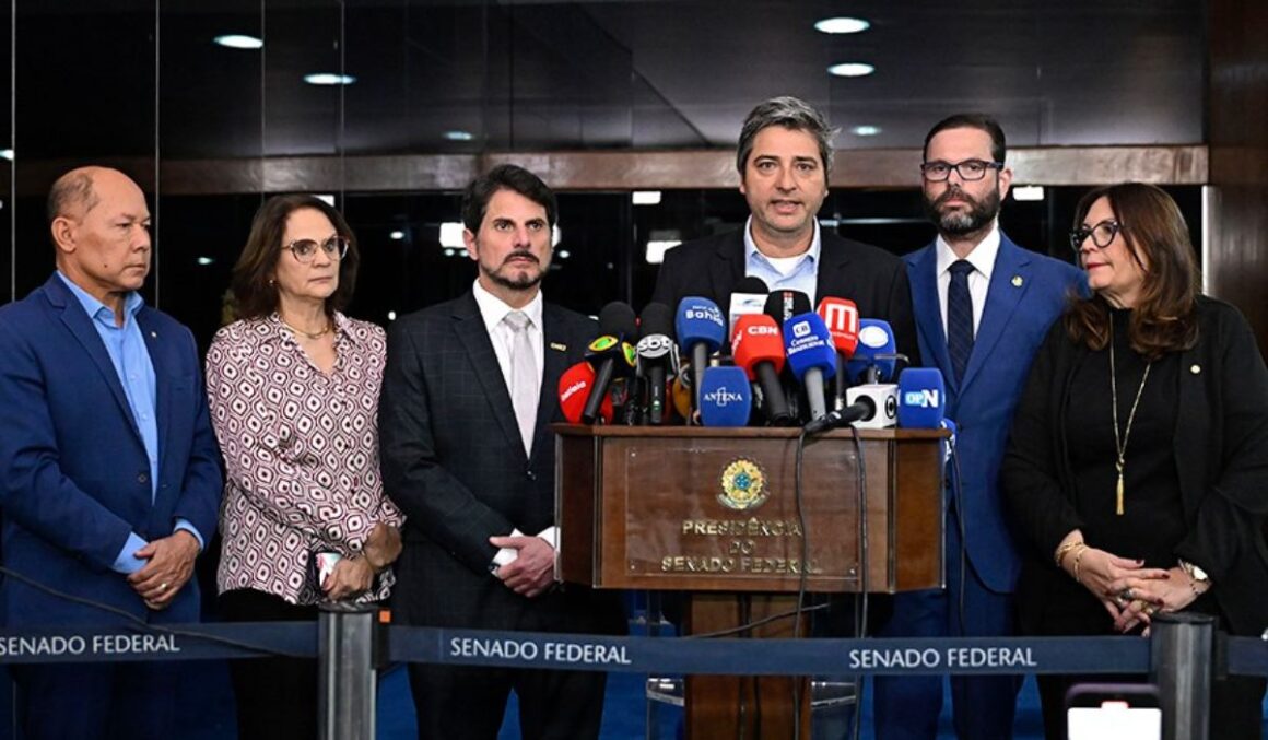 Oposição reage a medidas do STF contra Bolsonaro e denuncia "estado de exceção"