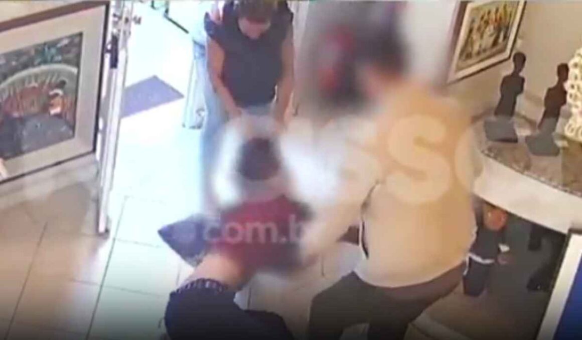 VÍDEO: mulher agride estudante na rua por estar sem sutiã
