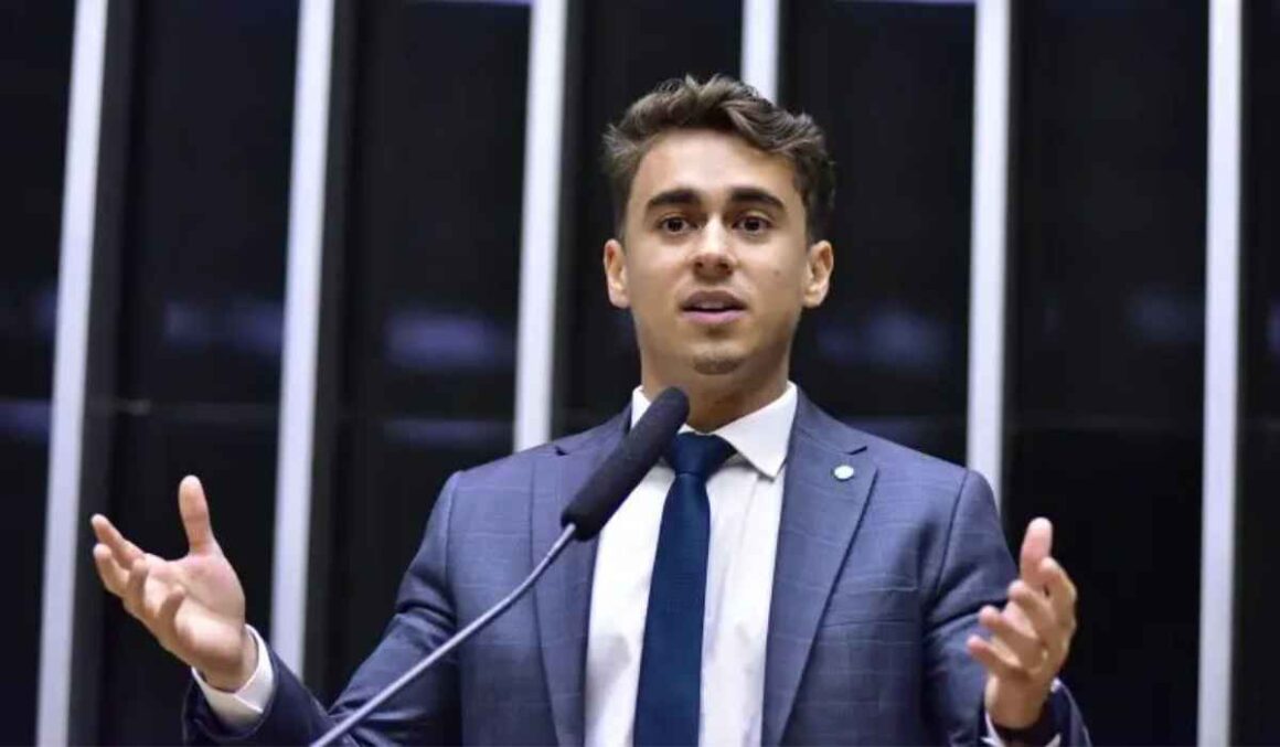 Nikolas Ferreira é condenado a indenizar artista por vídeo difamatório
