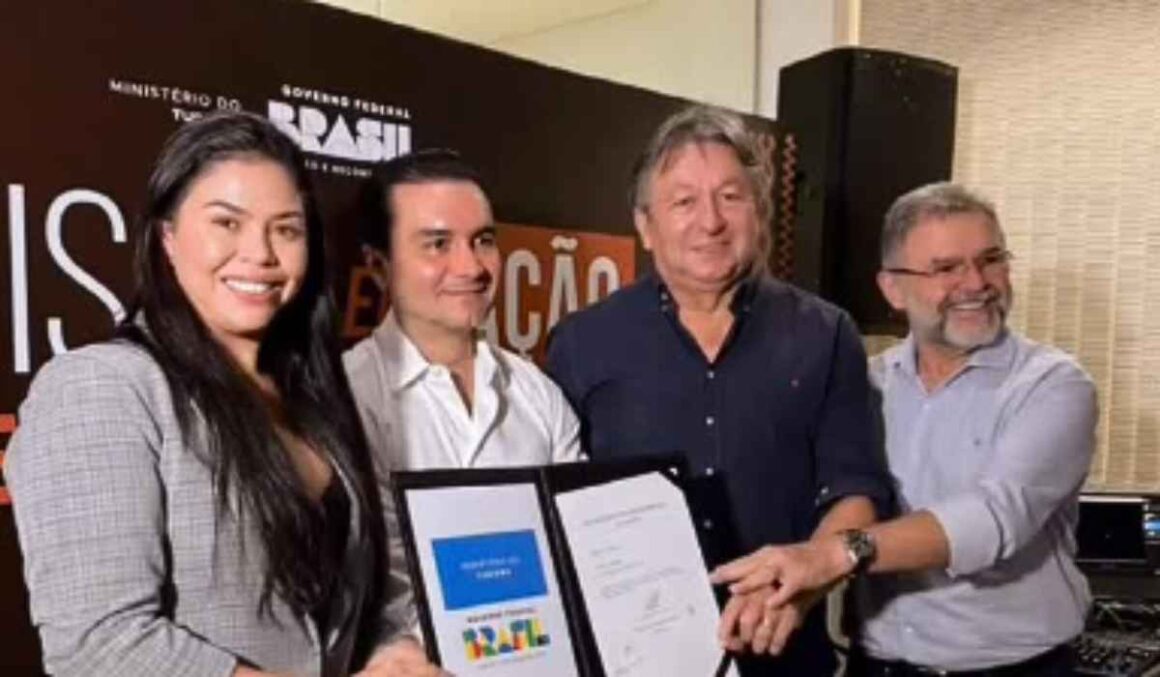 "Alavancando a economia do nosso Estado", destaca Eliel Faustino em evento do Ministério do Turismo