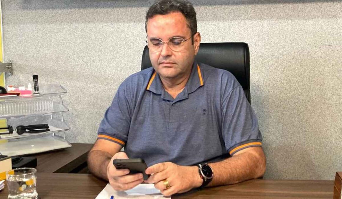 Deputado Erick Monteiro mantém agenda e gabinete de portas abertas durante recesso