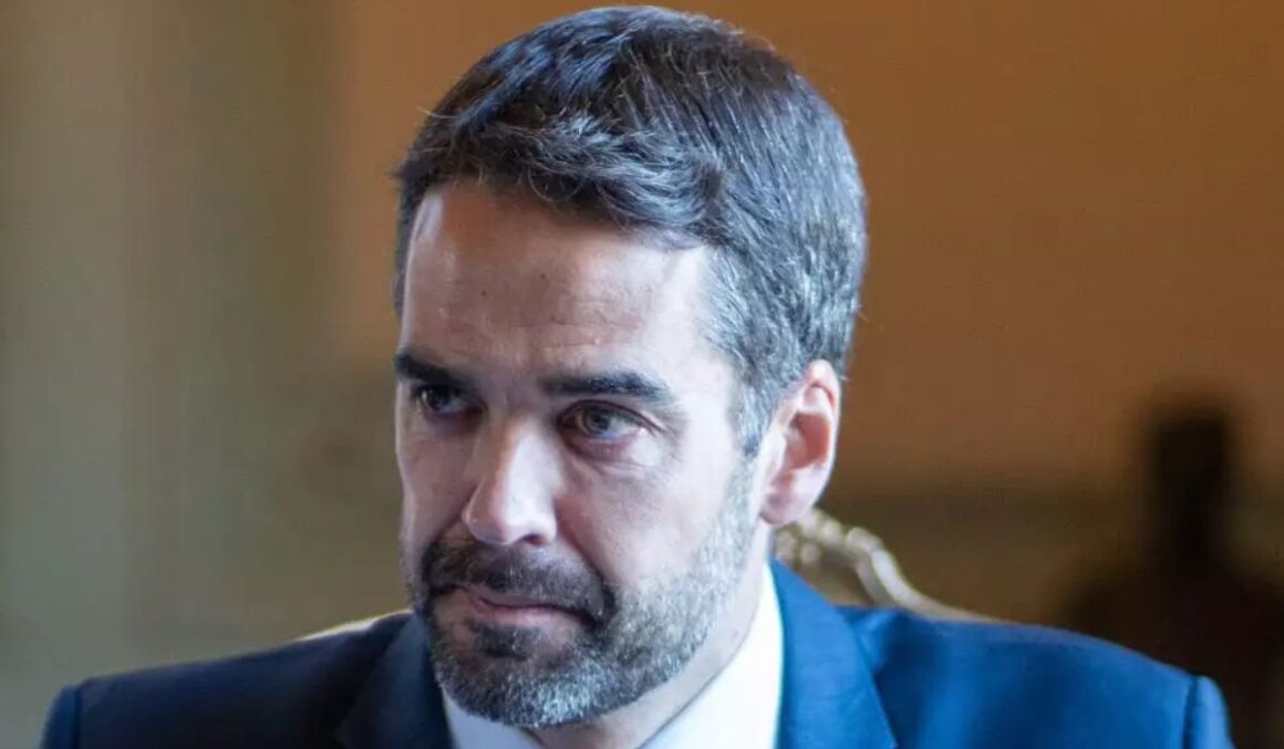 Eduardo Leite critica Eduardo Bolsonaro e Eduardo Paes rejeita anistia como pauta eleitoral