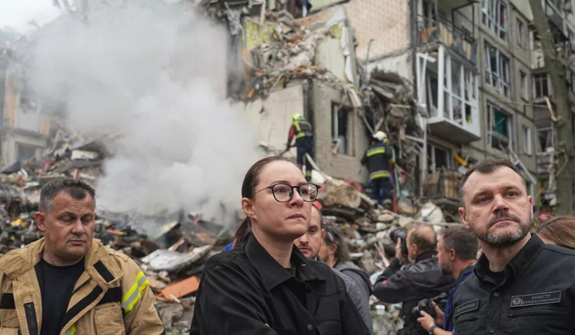 Kiev sofre maior ataque russo em semanas: mísseis e drones matam 7 e ferem dezenas