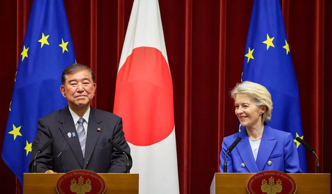 União Europeia e Japão reforçam aliança comercial perante as tensões mundiais.