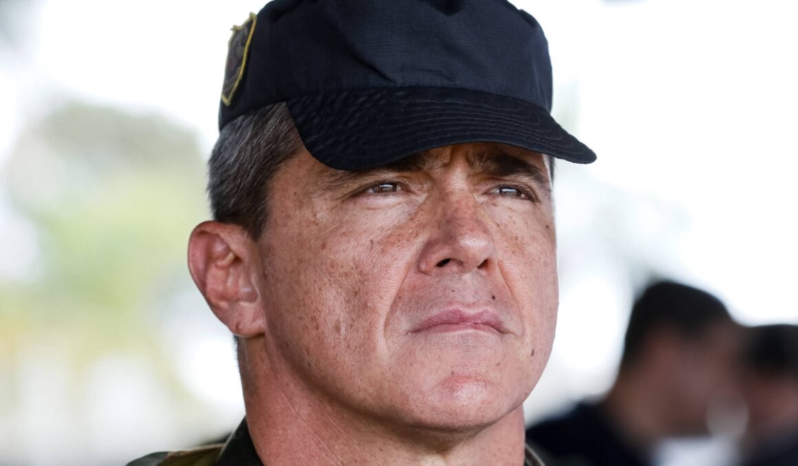 General Mário Fernandes assume integrar grupo ‘Kids Pretos’