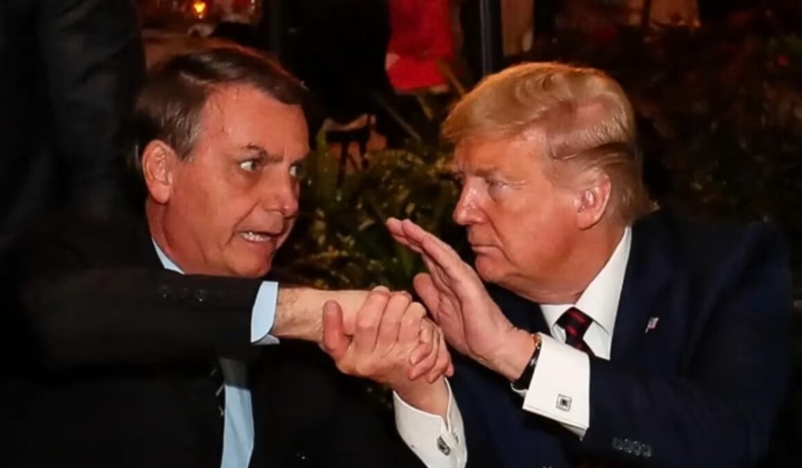 Donald Trump sai em defesa de Bolsonaro e critica Justiça brasileira em rede social