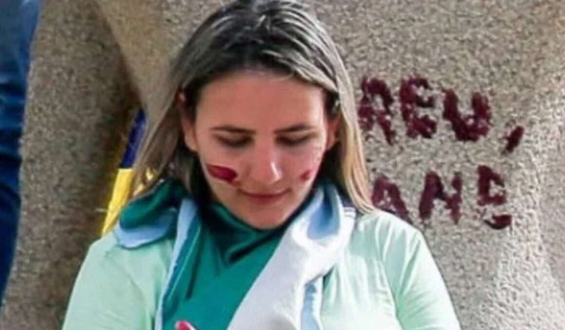 Moraes autoriza assistência religiosa a Débora Rodrigues em prisão domiciliar