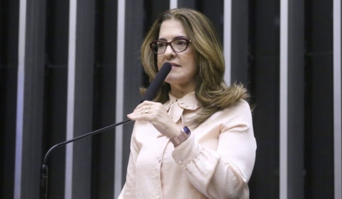 Câmara aprova projeto que reforça medida protetiva em caso de aproximação do agressor