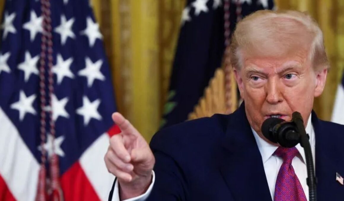 Trump promete diálogo com Lula "em algum momento" sobre tarifas