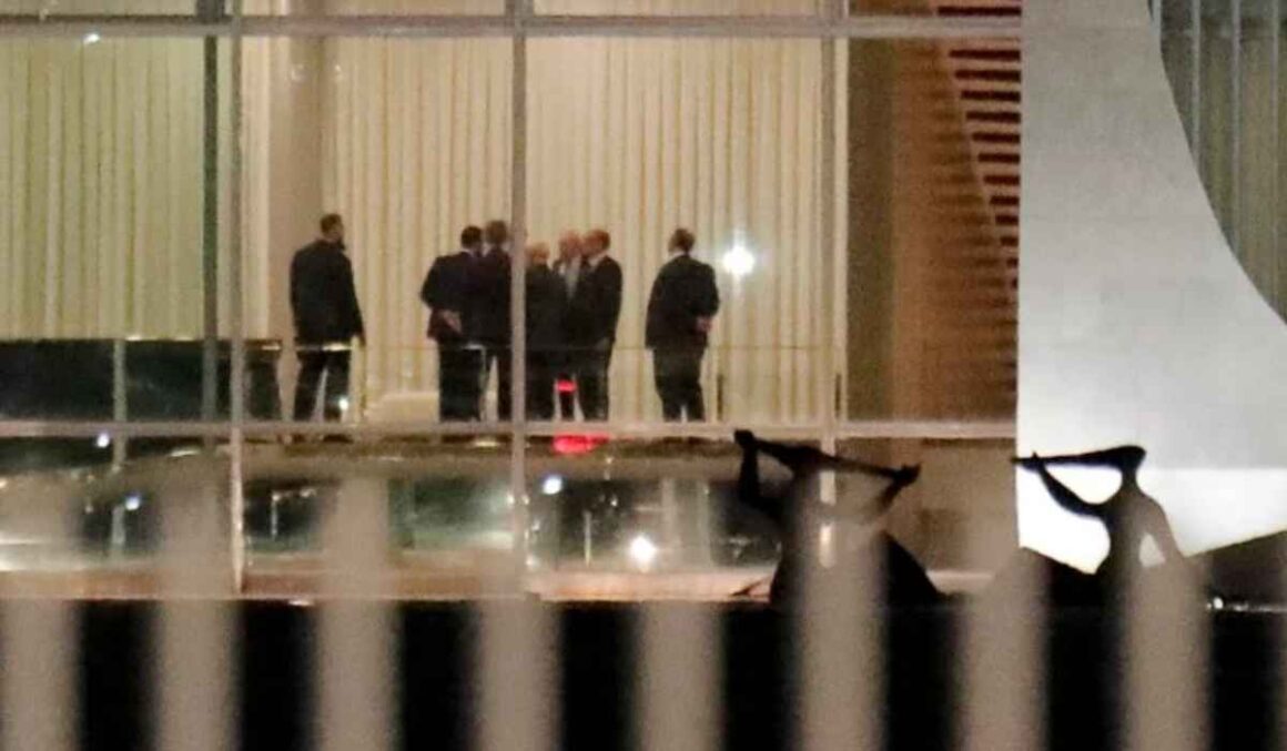 Após sanção, Lula promove jantar para ministros do STF no Alvorada