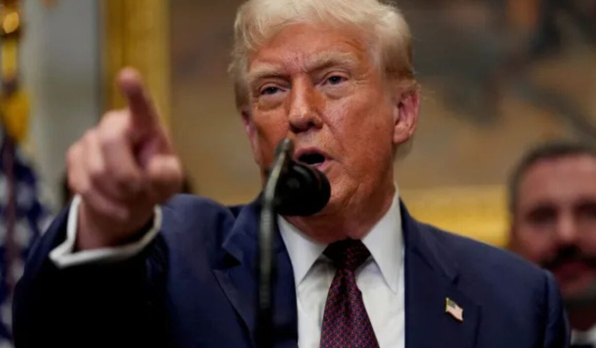 Trump estabelece novas tarifas sobre exportações de dezenas de países