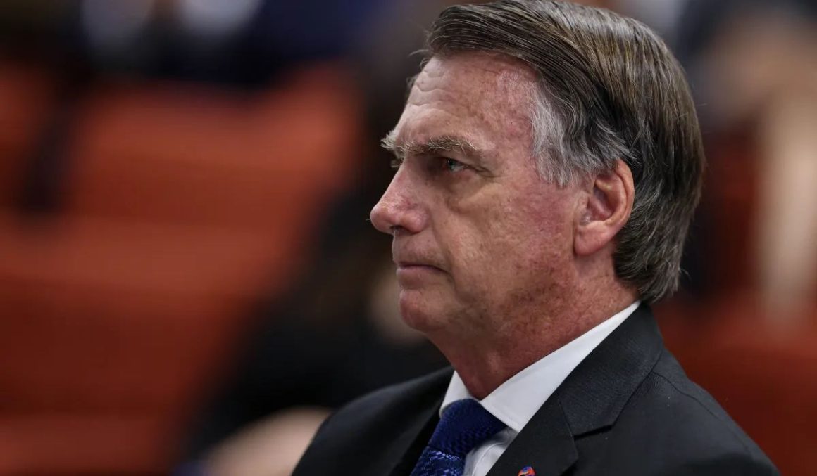 Moraes autoriza visitas familiares a Bolsonaro durante prisão domiciliar
