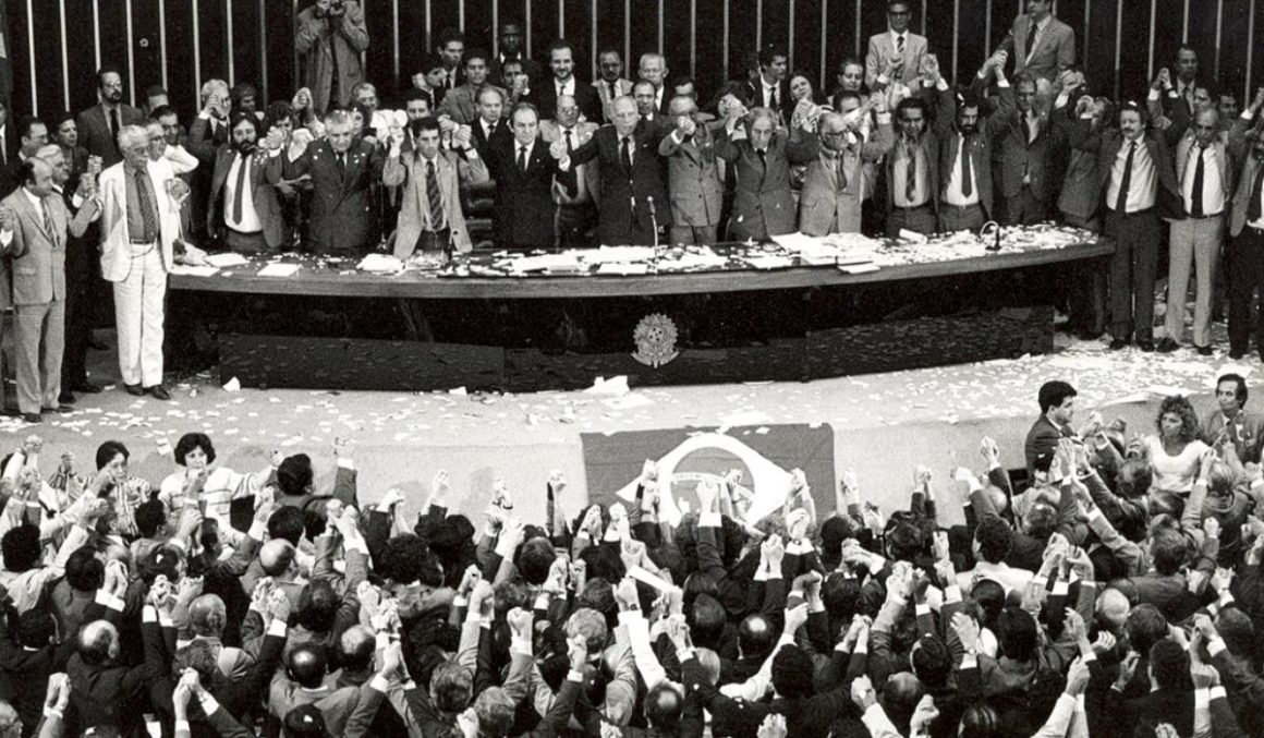 Ditadura Militar: A Redemocratização em Dez Atos